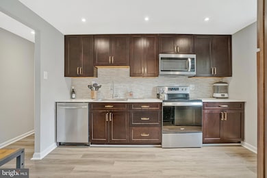 12703 Carlsbad Ct, Herndon, VA 20171 - photo 6