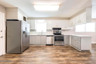 200 Pine Valley Dr 15