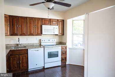 14919 Cherrywood Dr, Laurel, MD 20707 - photo 4