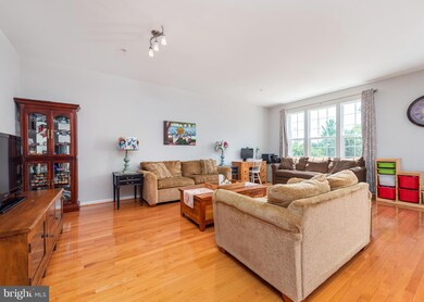 2554 Junco Ct, Odenton, MD 21113 - photo 4