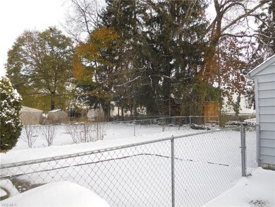 214 Wilson St, Struthers, OH 44471 - photo 4