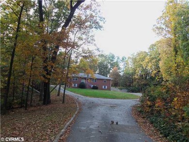Parking Lot/Garage - Paved circle driveway