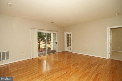 11314 Westbrook Mill Ln unit 103, Fairfax, VA 22030 - photo 5