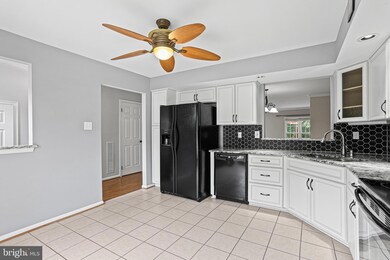 8748 Birkenhead Ct, Laurel, MD 20723 - photo 5