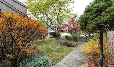 6448 Sharon Woods Blvd unit B, Columbus, OH 43229 - photo 5