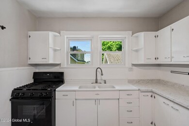 9-web-or-mls-18-jesse-ct