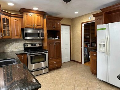 409 S 32nd St, Terre Haute, IN 47803 - photo 4