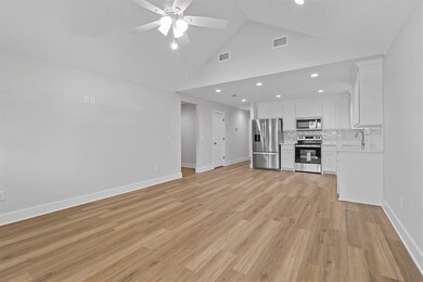 808 W Walker St, Denison, TX 75020 - photo 3