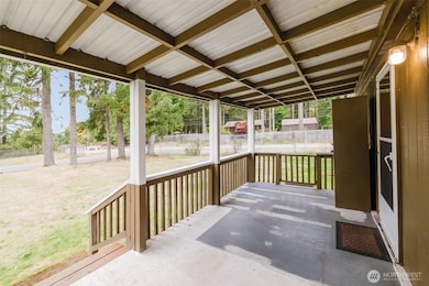 Covered deck.. BBQ anyone?