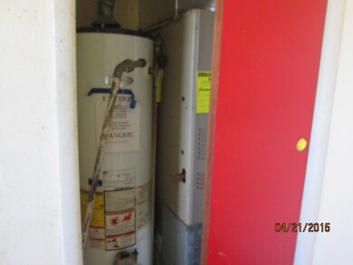 810 W Doggett St, Windfall, IN 46076 - photo 4