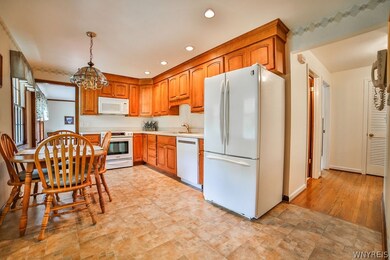 Newly remodeled Birch Kitchen, fully applianced