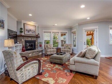A convivial spot bathed in abundant natural light