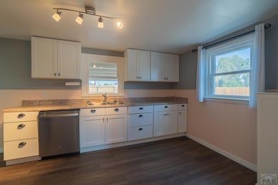 1301 Cypress St, Pueblo, CO 81004 - photo 2