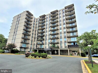 Barcroft Hills Condominium unit 1007, Baileys Crossroads, VA 22041 - photo 4