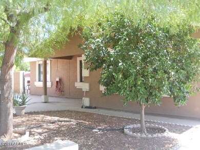 Spacious Front Yard