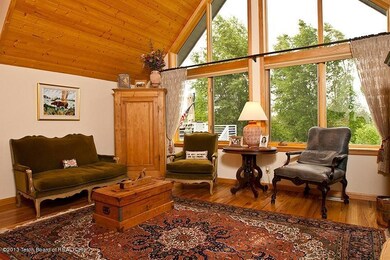 7 Master Sitting Room (2)