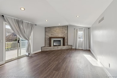 16550 Huff St, Livonia, MI 48154 - photo 4