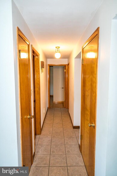 13453 Meadowview Ave, Waynesboro, PA 17268 - photo 2