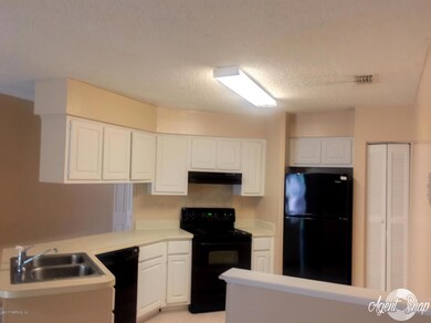 4542 Melissa Ct W, Jacksonville, FL 32210 - photo 3