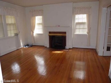 309 Gilmer Cir, Reidsville, NC 27320 - photo 2