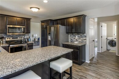 2500 E Leach Ave, Des Moines, IA 50320 - photo 5