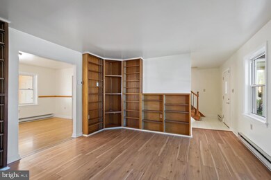 25 N Maple Ave, Smithsburg, MD 21783 - photo 3