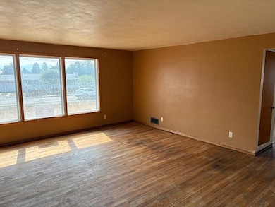 8303 E Upriver Dr, Spokane, WA 99212 - photo 4