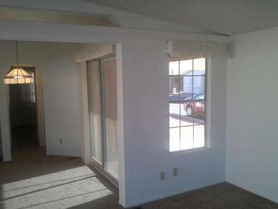 Dining & Patio