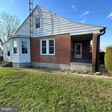 660 Wayne Ave, Chambersburg, PA 17201 - photo 3