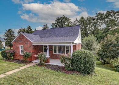 142 Wells Rd, Madison Heights, VA 24572 - photo 2