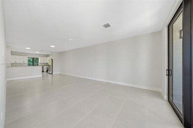 4313 E 8th Ct unit B, Hialeah, FL 33013 - photo 3