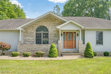 5537 Walnut Grove Cir, Struthers, OH 44471 - photo 4