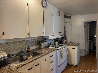 404 & 406 S Hunter St, Versailles, MO 64084 - photo 7