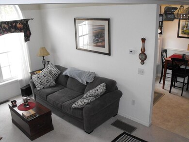 9 Clearwater Ln unit 18, MerriMacK, NH 03054 - photo 3