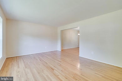 11109 Pinion Ct, North Potomac, MD 20878 - photo 4