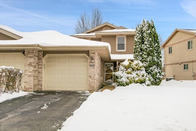 1537 Lighthouse Dr, Naperville, IL 60565 - photo 2