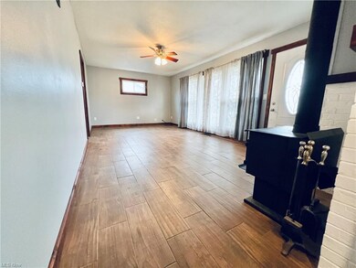 2417 E 42nd St, Lorain, OH 44055 - photo 3