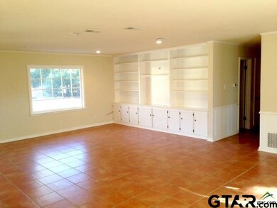 525 Beechwood Dr, Tyler, TX 75701 - photo 2