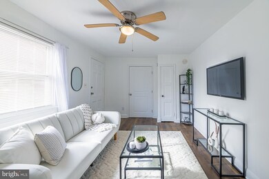 8529 Chestnut Oak Rd, Parkville, MD 21234 - photo 5