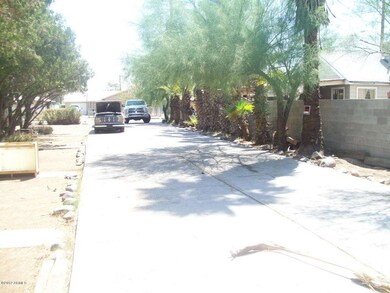 1632 E Oak 022