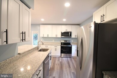 2450 Cloudcroft Square, Reston, VA 20191 - photo 3