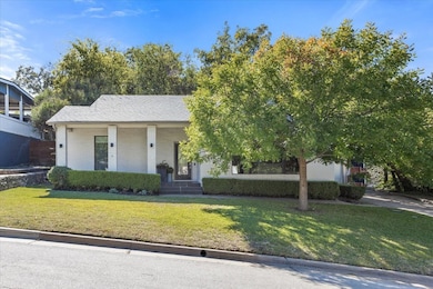 6121 Sharon Rd, Fort Worth, TX 76116 - photo 5