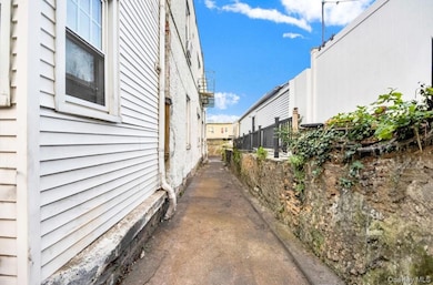 unlisted-address, Yonkers, NY 10703 - photo 5