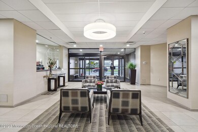 0004-05Foyer