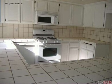 Nice Bright Kitchen