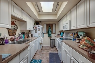 2451 E 7th St-10
