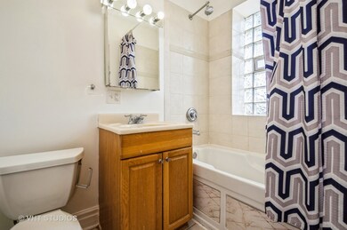 2819 W Rosemont Ave unit 3, Chicago, IL 60659 - photo 7