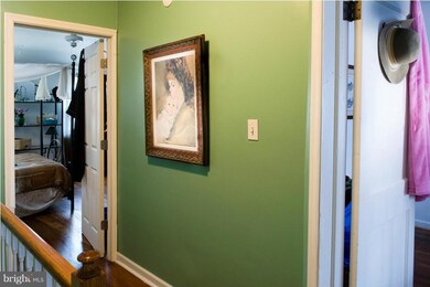 1042 Middlesex Rd, Essex, MD 21221 - photo 5