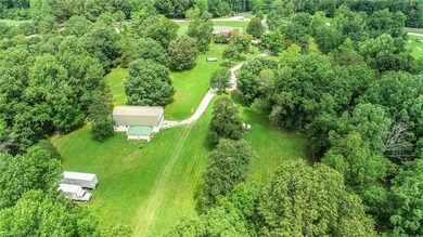 2401 Kivett Dr, Greensboro, NC 27406 - photo 5