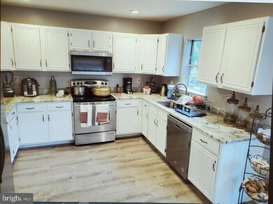 2555 Ambling Cir, Crofton, MD 21114 - photo 5